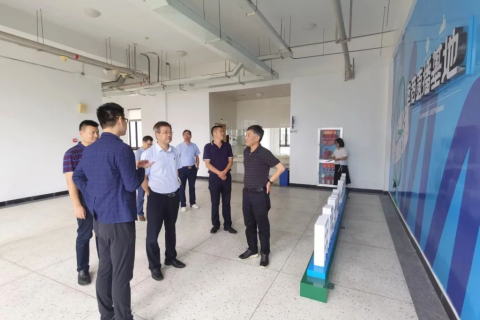 書記、院長來啦！來聽聽他們在電商直播基地的暢談