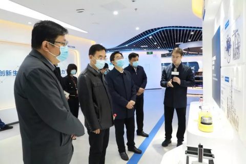 焦作市長李亦博蒞臨設計城參觀調研