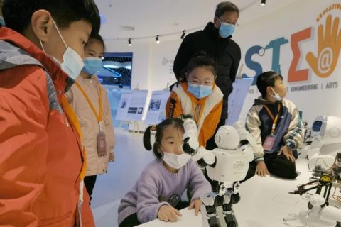 中原工業設計城：開展“未來魔方——百木搭”課程，感受“百木”魅力