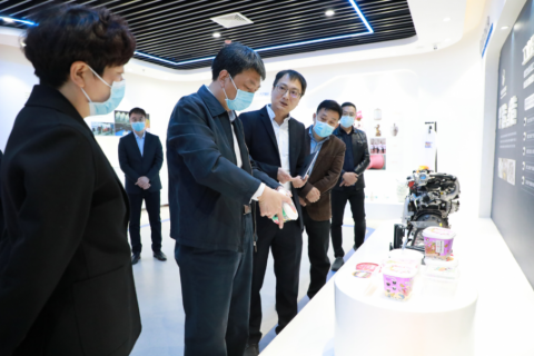 焦作市委常委、統戰部部長董炳麓一行蒞臨中原工業設計城參觀調研