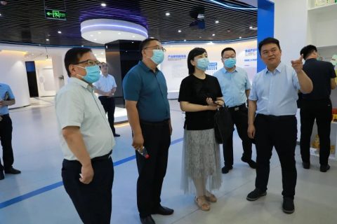 省委改革辦改革一處處長杜娟一行蒞臨設計城參觀調研